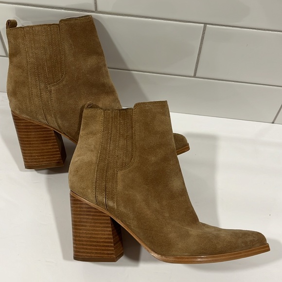 Marc Fisher Oshay Suede Pointed Toe Booties - Picture 3 of 7